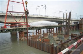 鋼板樁插打過(guò)程圖